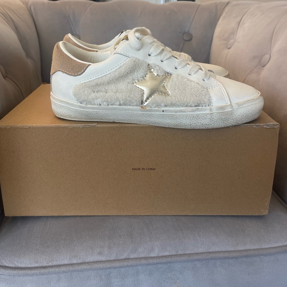 Girls fashion sneakers Vintage Havana brand soft faux fur with star